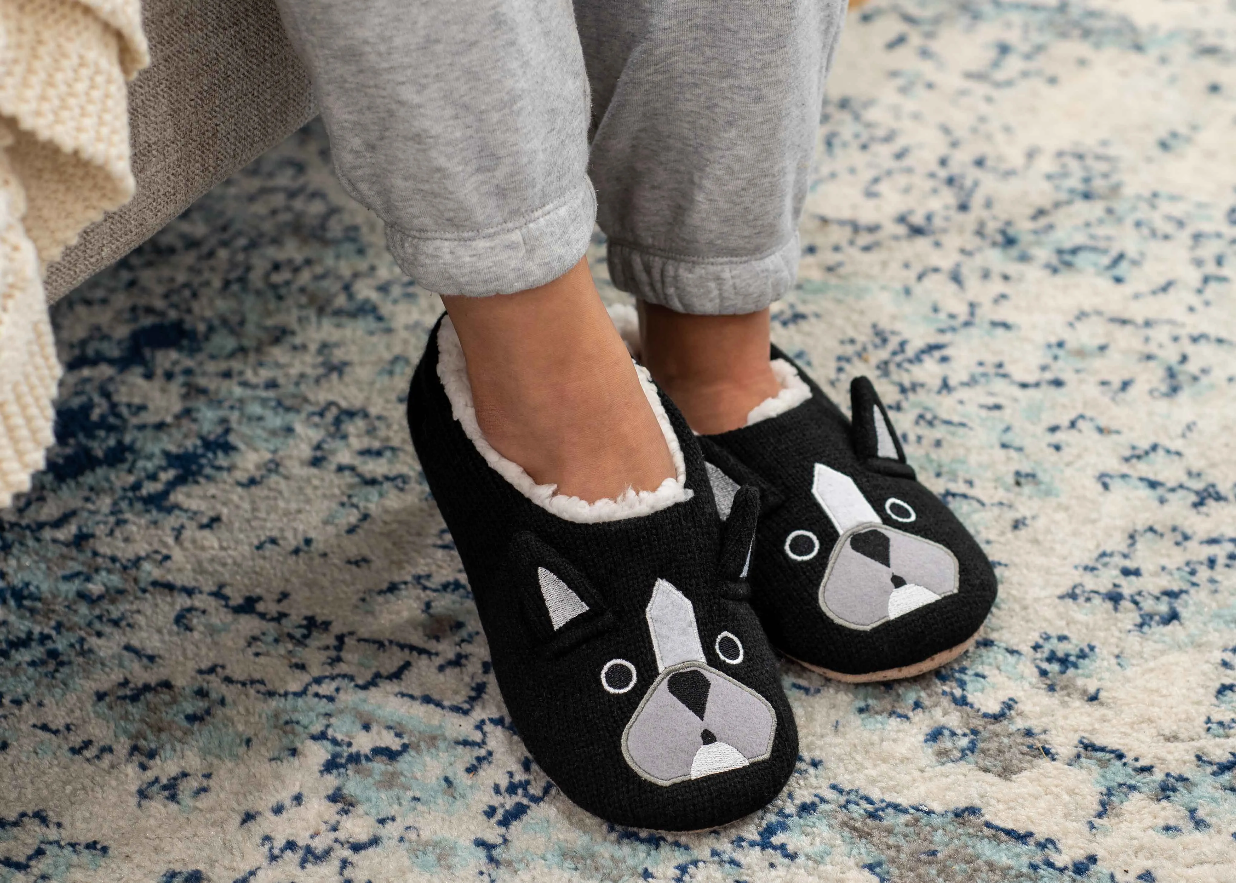 Bulldog Black Women's Animal Cozy Plush Lined Non Slip Fuzzy Slipper - Large