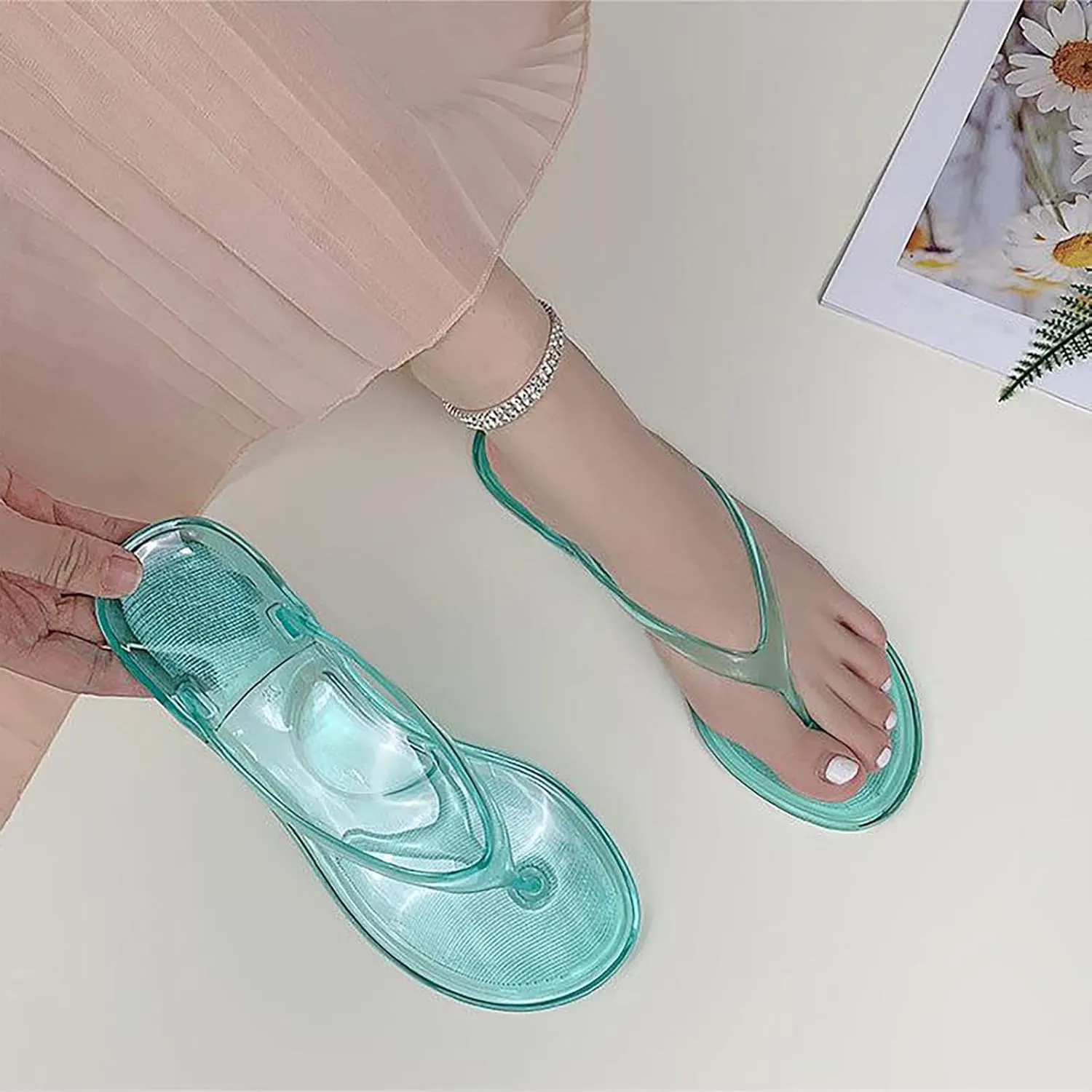 Ladies Summer Transparent Jelly Crystal Flat Bottom Toe Flip Flops Beach Sandal House Slippers for Women Heel