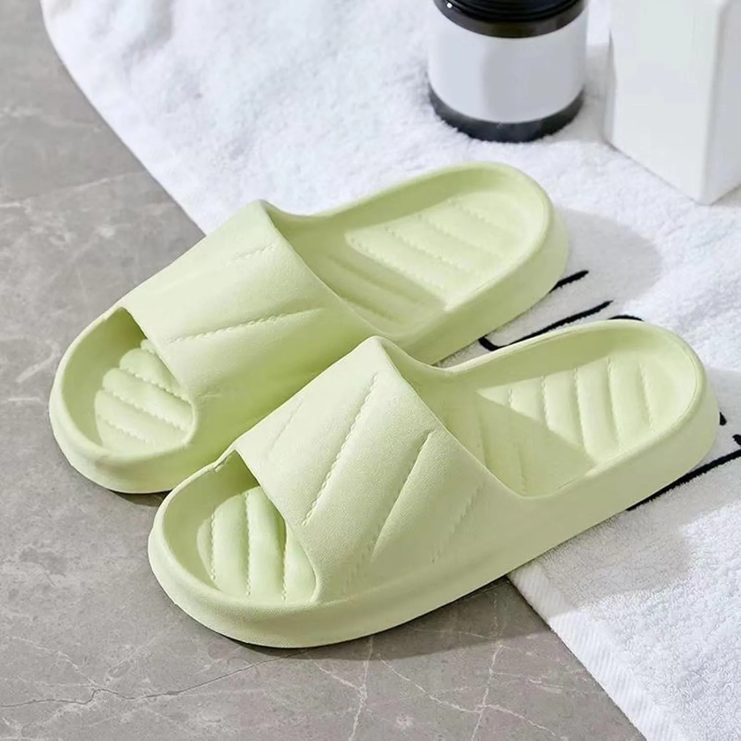 Slipper for Men and Women Indoor Plus Size Slides Bathroom Summer Sandals Store Women Home Slippers